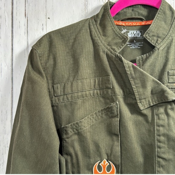 Disney Star Wars Galaxy Edge Resistance Logo
Olive Green Zip Up Rebels Jacket - Picture 3 of 10